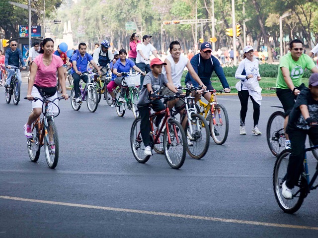 Cyclists in Mexico City, Mexico. Photo by Maks Karochkin/Flickr.