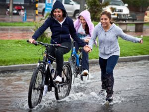 Rainy Ciclovía in Bogotá, Colombia. Photo by Claudio Olivares Medina/Flickr.