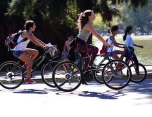 Bikers in the Forests of Palermo, Buenos Aires. Photo by Claudio Olivares Medina/Flickr.