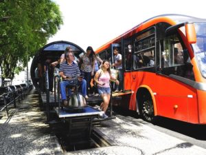 Europe learned that speed, reliability, and comfort are essential for successful public transport systems, and Brazil is taking note. Photo by EMBARQ Brasil.