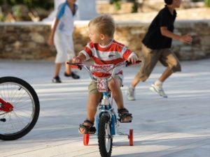 Combining environmental education with cycling helps children make sustainable mobility a life long decision. Photo by Nasos Efstathiadis/Flickr.