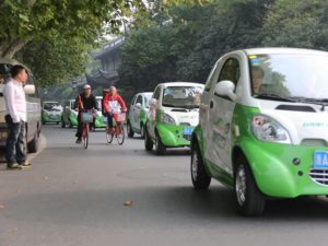 Car-sharing is beginning to take hold in Chinese cities, and can help reduce car ownership, congestion, and air pollution. Photo via gaoloumi.com.