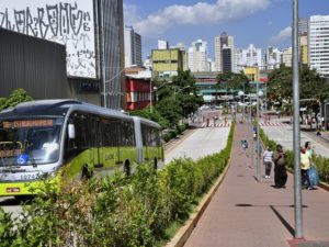 The redesigned BRTdata.org platform shows the global rise in bus rapid transit and bus priority corridors, and allows users to compare bus systems across a wide range of metrics. Photo by Mariana Gil/EMBARQ Brasil.