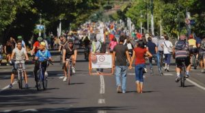 Dedicating Public Space for Recreation is Good for Cities. The Via RecreActiva Shows Us 3 Reasons Why.