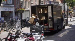 To De-Congest Delivery Traffic, Operators and Cities Need to Come Together